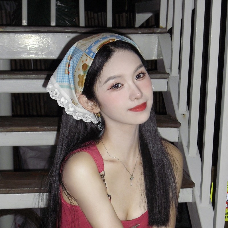 ผ้าพันคอสามเหลี่ยมลายลูกไม้ดอก - Photography Triangle บทวิจารณ์และราคา