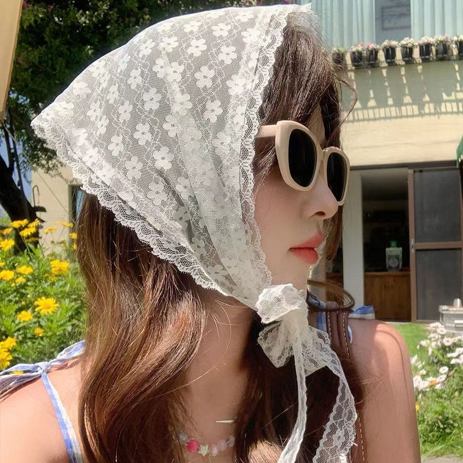 ผ้าพันคอสามเหลี่ยมลูกไม้สีขาว  - Photography Triangle บทวิจารณ์และราคา